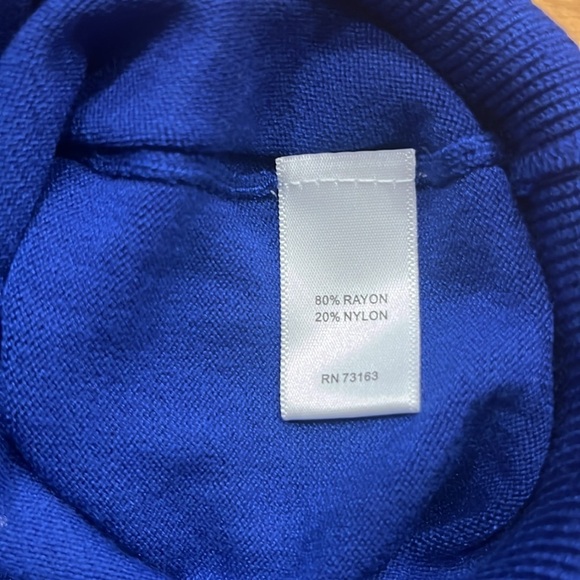 Cable & Gauge plus size women’s royal blue sleeveless sweater size 3X. - Picture 6 of 7